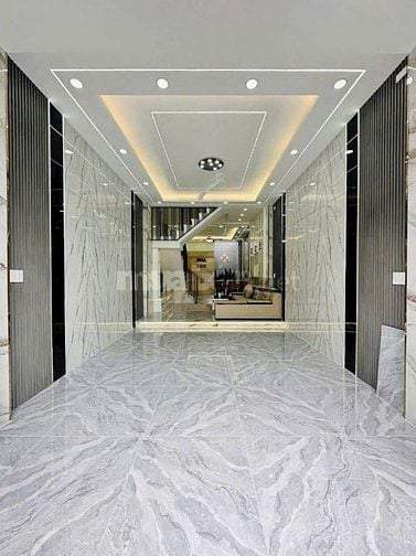 bán nhà ngay Võ Văn Tần, Quận 3. Giá 3 tỷ 090tr/ 65m2, sổ hồng riêng