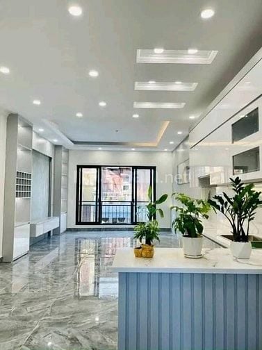 BÁN NHÀ CẦU GIẤY OTO THANG MÁY FULL NỘI THẤT 40M GIÁ 10.86 TỶ