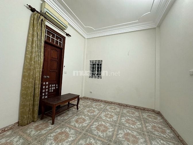 Cho thuê nhà 424 đường Thuỵ Khuê - gần chợ Bưởi