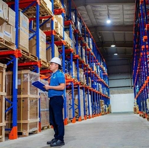 Cửa hàng mới khai trương cần người phụ kho, dọn dẹp