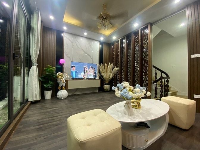 30m2  Ô tô vào Xuân Thủy lô góc 2 mặt mt siêu rộng 5.2, đầy đủ nt