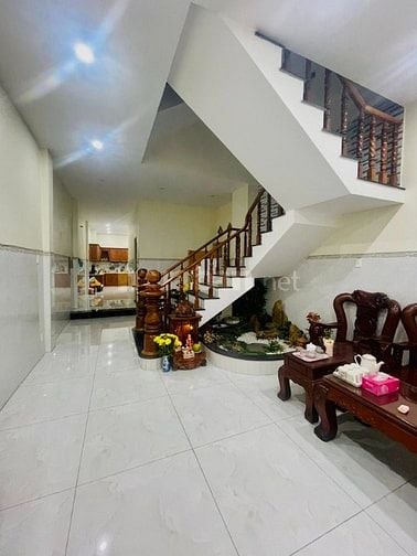 CHủ gấp bán nhà hẻm xe hơi 2 tầng BTCT - 120m2 - Giá 8 tỷ75