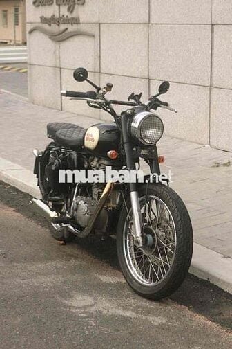 Cần bán chiếc Royal Enfield Classic 500 màu đen