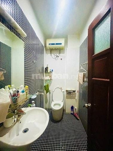 Cho thuê nhà phố Vĩnh Hồ, Đống Đa