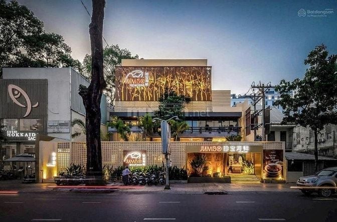 Biệt Thự Rẻ Nhất Cao Thắng, Ph.4, Quận 3 - 180m2 (8 x 22m) - 4 Tầng