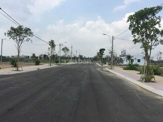 Lô đất 80m2 đường Vườn Lài, An Phú Đông, quận 12 giá 2 tỷ 050 triệu. 