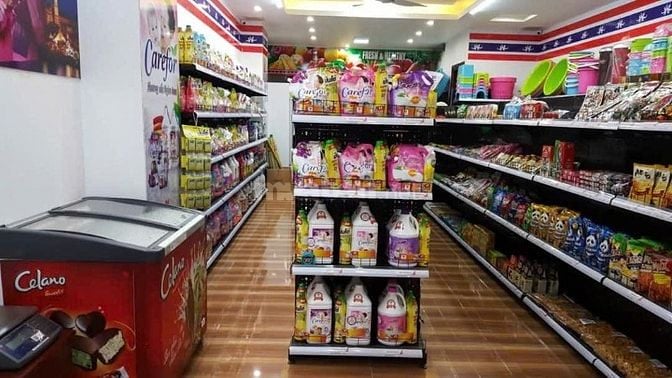 Bách hóa mới khai trương cần tuyển nhân viên bán hàng 