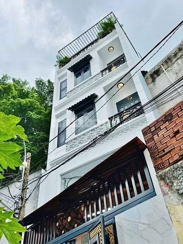 Đi nước ngoài định cư bán gấp nhà ở đường Hoàng Dư Khương, phường 12, 