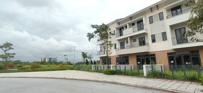 Bán 2 căn shophouse vị trí vàng tại Centa Riverside Từ Sơn