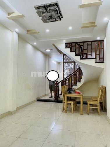 Nhà Trần Quốc Hoàn 45m2, 6 tầng ngõ ô tô tránh, kinh doanh, 2 thoáng