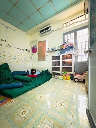 1,68 tỷ nhà nhỏ ngang rộng 4,5 x 5,7 ( trệt + lầu hoàn công đủ ) SHR