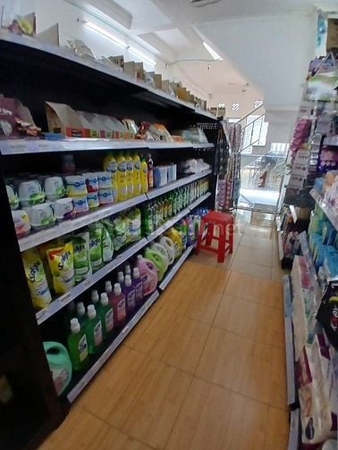 Cửa hàng cần tuyển nhân viên bán hàng
