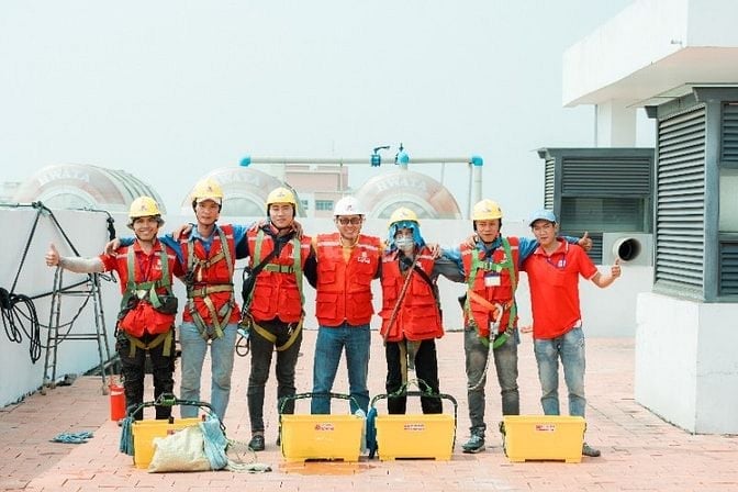 TUYỂN DỤNG NHÂN VIÊN VỆ SINH CÔNG NGHIỆP