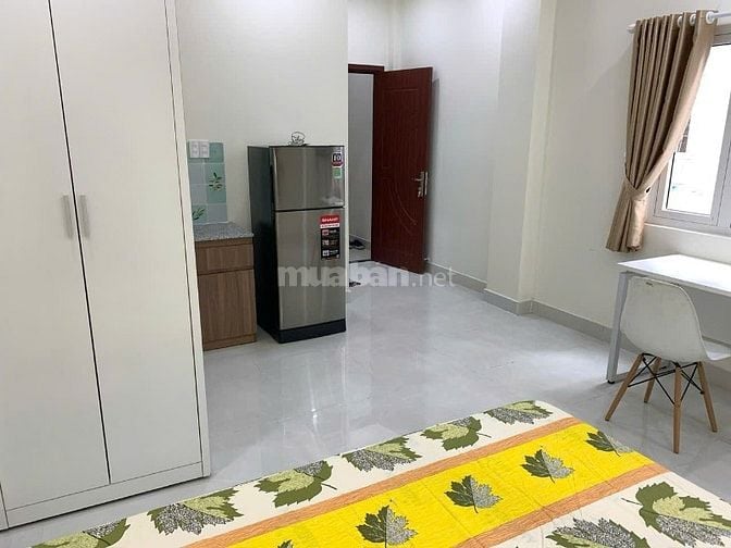  	Căn hộ FULL nội thất, 2 cửa sổ, thoáng mát ở Quận 4