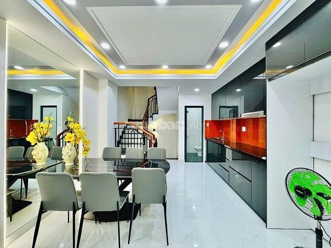 Bán nhà xây mới, sẵn NTCC, cách MT 40m trung tâm quận Gò Vấp 