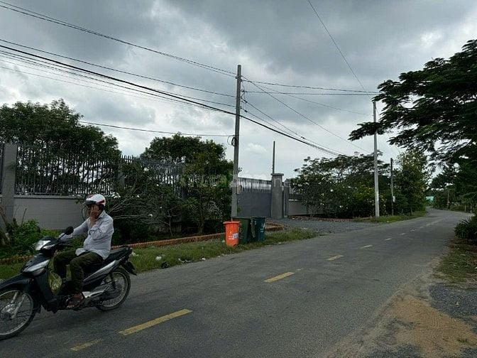  Bán gấp kho xưởng 2 mặt tiền, 4.300m2, chính chủ kẹt tiền ,giá: 33 tỷ