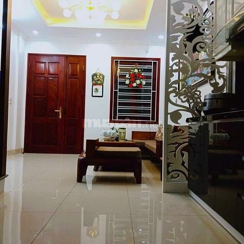 CHÍNH CHỦ CHO THUÊ NHÀ NGUYÊN CĂN, KHÉP KÍN  Đ/C: Số 10A - Ngõ 696 Đườ