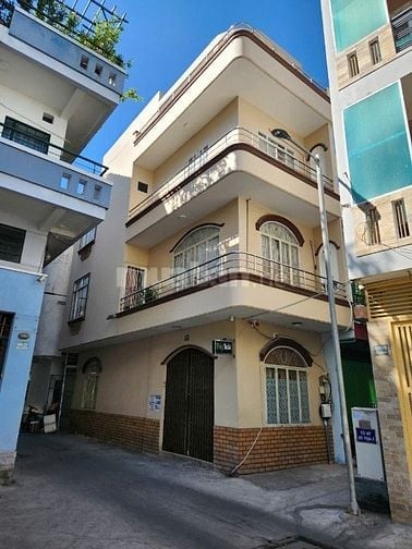 Bán nhà HXH CMT8 gần chợ Hòa Hưng, DT: 3,5m x 15m, trệt- 2 lầu, 4PN,