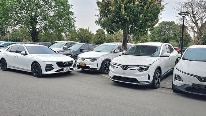 Tuyển trực tiếp lái xe taxi điện tuyến Sân Bay Hà Nội thu nhập 12-15tr