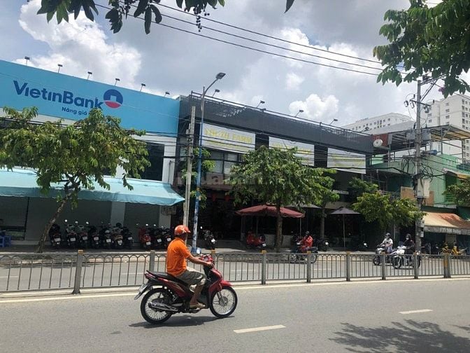 Cho thuê nhà tiện kinh doanh mua bán mặt tiền kênh tân hóa, Tân Phú