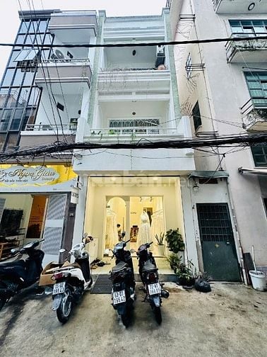 HOTHOT Quá Rẻ - Từ 20 tỷ Giảm 18 tỷ Cần Bán Gấp - Nguyễn Bỉnh Khiêm Q1