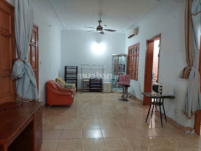 Cho thuê căn hộ studio tầng 2 ngõ phố Quán Thánh, gần hồ Trúc Bạch