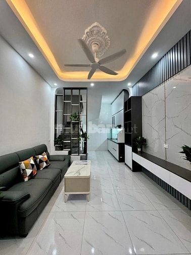 Nhà Đẹp Gần Đường Nguyễn Đức Cảnh, Hoàng Mai 23/27m, 5 tầng,  5.95 tỷ