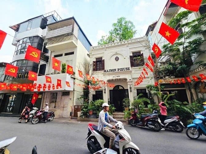 CHO THUÊ MẶT BẰNG ĐẸP NHẤT QUẬN HOÀN KIẾM !