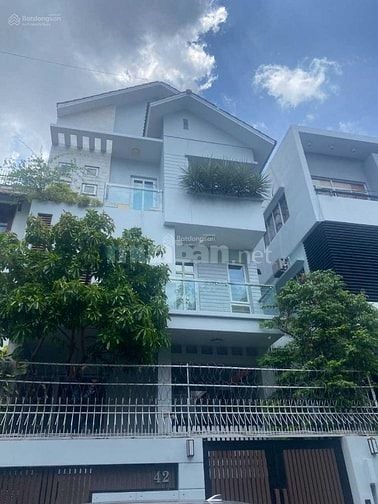 Cho thuê mặt tiền đường Hoa Lan, Phú Nhuận.5x20m, hầm, 4 lầu 