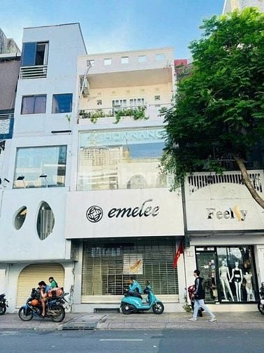 Cho thuê nhà mặt tiền đường Võ Văn Tần Phường 5 Quận 3 