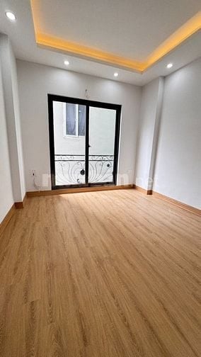 - Đầu tư sinh lời - Nhà 32m2*5  Mễ Trì, 6,4 tỷ, khu vực tiềm năng.