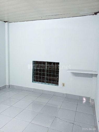 Cho thuê phòng CMT8-2tr2 có cửa sổ,sạch sẽ, yên tĩnh,giờ tự do