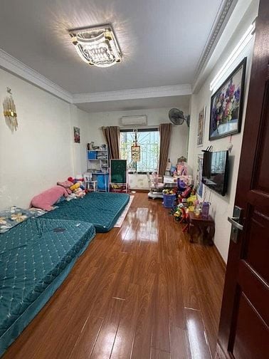 Bán gấp Nhà Thạch Bàn 52m x 5 tầng, Oto đỗ, đường trục Thạch bàn,8.xtỷ
