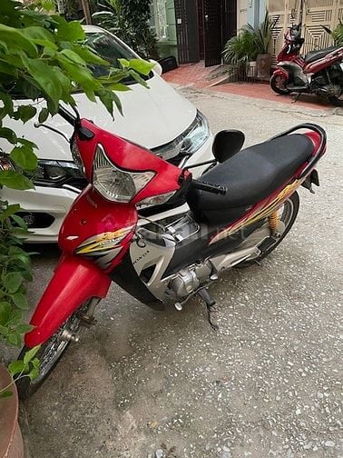 Bán xe WaveRS màu đỏ đen chính chủ, đi ít, nguyên bản