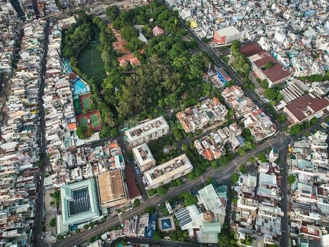 Bán 1000m2 mặt tiền Ung Văn Khiêm - Giá chưa tới 240tr/m2