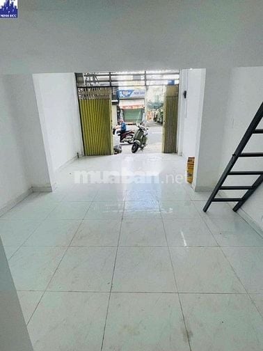 Cho thuê nhà mặt tiền Phạm Văn Bạch, P.15, Q. Tân Bình giá 11tr