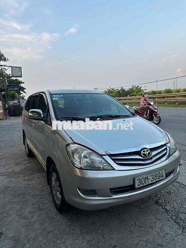 Toyota Innova 2008 G - 12000 km