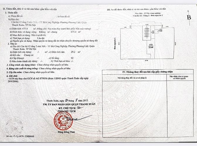 Cần bán nhà tập thể tầng 2 nhìn ra đường Trường Chinh 