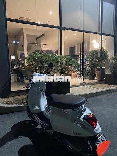 VESPA CHÍNH CHỦ - màu trắng