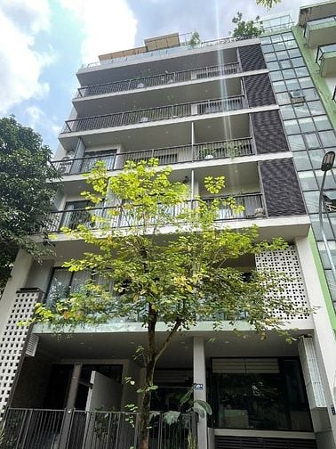 Bán Nhà phố Hoàng Quốc Việt- Căn Góc 2 ô tô đỗ- 50m chỉ 20 tỷ