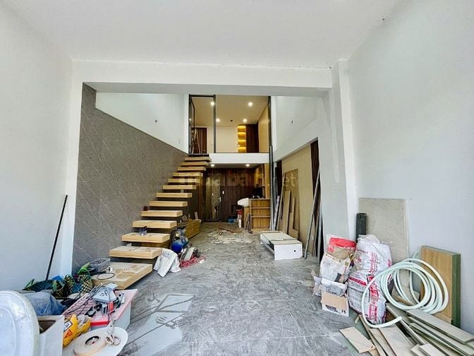 MB CẦU SG Q2 CÓ LỬNG SIÊU XINH PHONG CÁCH HIỆN ĐẠI PHÙ HỢP Ở VÀ LÀM VP