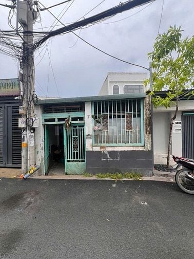 Nhà cũ tìm chủ xây mới, gần cầu Long Kiểng, DT 147m2