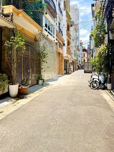 Trung Tâm Hai Bà Trưng 57m2*5t,oto tránh,thang máy,full nội thất,18tỷ.
