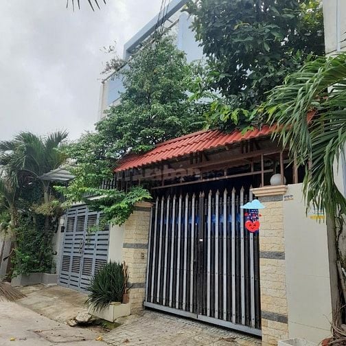 Gần công xã Phước Lộc, DT 5x25,5m.
