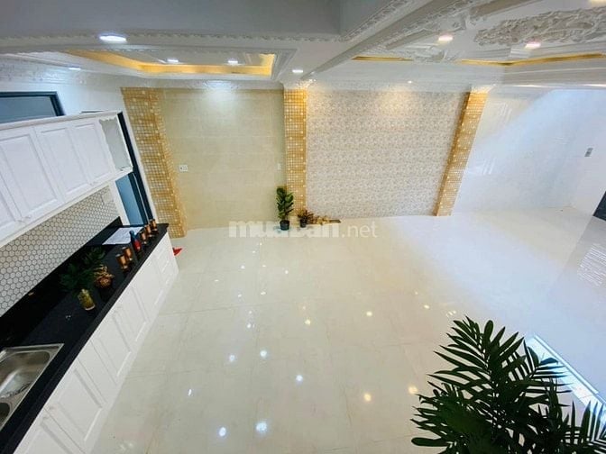 Nhà Tôn Thất Thuyết Q4, xe hơi đỗ cổng, 5x20m, 2 tầng, nhỉnh 8 tỷ 