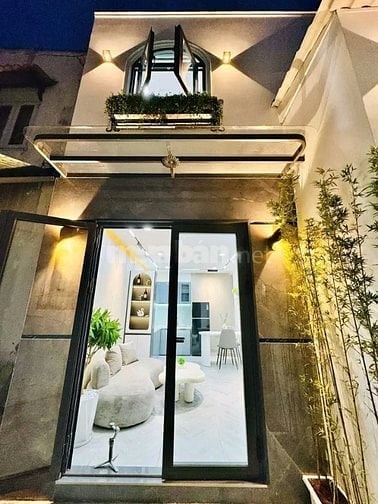 Kẹt vốn KD bán gấp nhà Nguyễn Văn Hưởng, Quận 2. Giá 3,04 tỷ/60m2, HXH