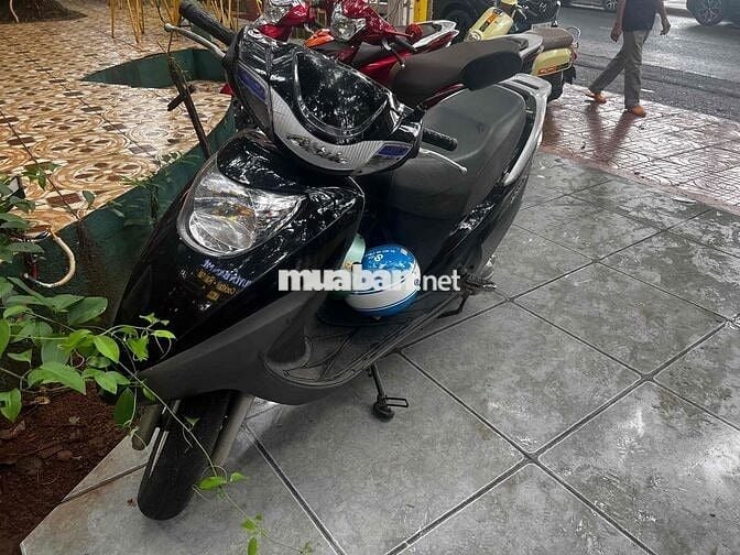 Bán xe Atila màu đen, da xe còn mới bóng.
