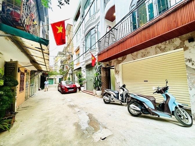 NHÀ PHÂN LÔ NGỌC HỒI – GARA Ô TÔ 2 MẶT THOÁNG ĐÃNG NGÕ THÔNG TỨ PHÍA 