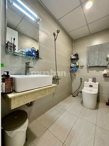 Chủ kẹt hạ 1ty cần bán gấp nhà 3lau,Nguyễn Thượng Hiền,BThanh,76m,HXH
