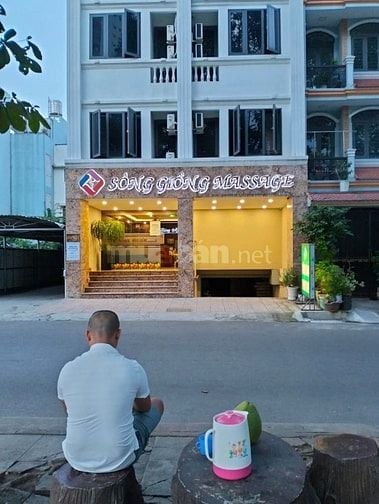 Tuyển nhân viên xoa bóp massage